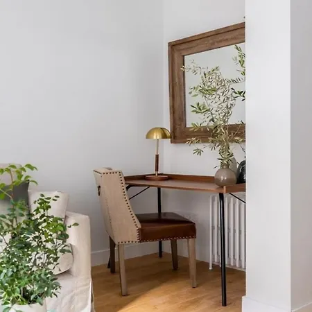 Prostorny Apartman Se 4 Loznicemi Apartmán *