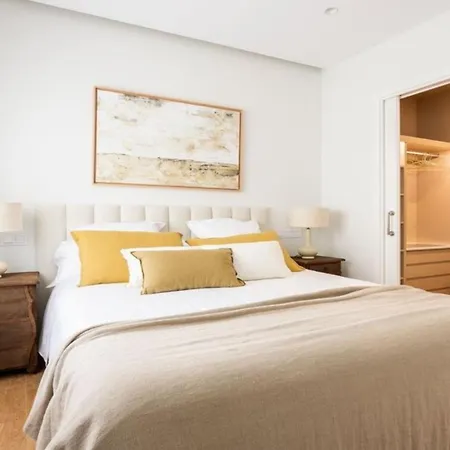 Prostorny Apartman Se 4 Loznicemi